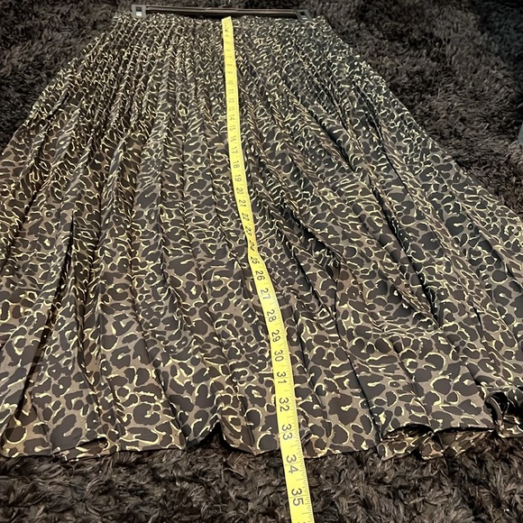 MAX STUDIO Graduated Pleat Knee-Length Midi Skirt NWOT - Picture 6 of 8